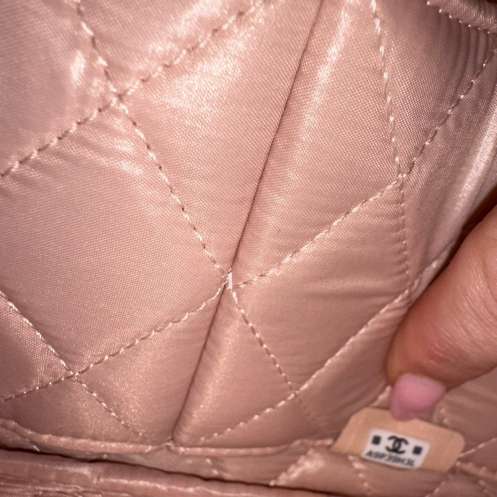 🩷Chanel Caviar Quilted Curved Cosmetic Toiletry Case Pink - new with box - Picture 12 of 12
